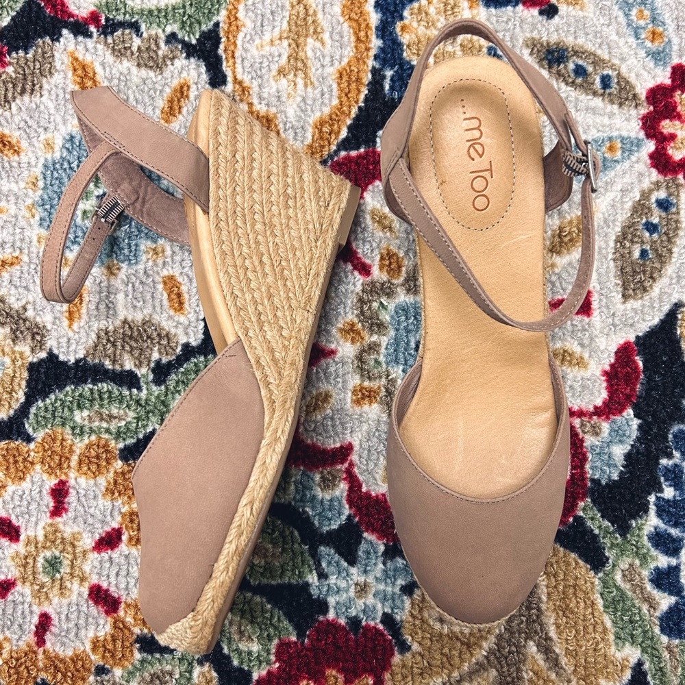 Me Too Beige Wedge Heel, sz 10